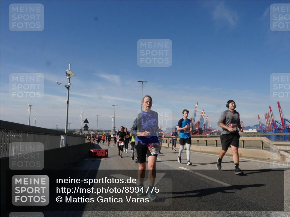 03.10.2025 - Köhlbrandbrückenlauf Matties Gatica Varas http://msf.ph/oto/8994775 03.10.2025 12:48:55 Position 2  meine-sportfotos.de