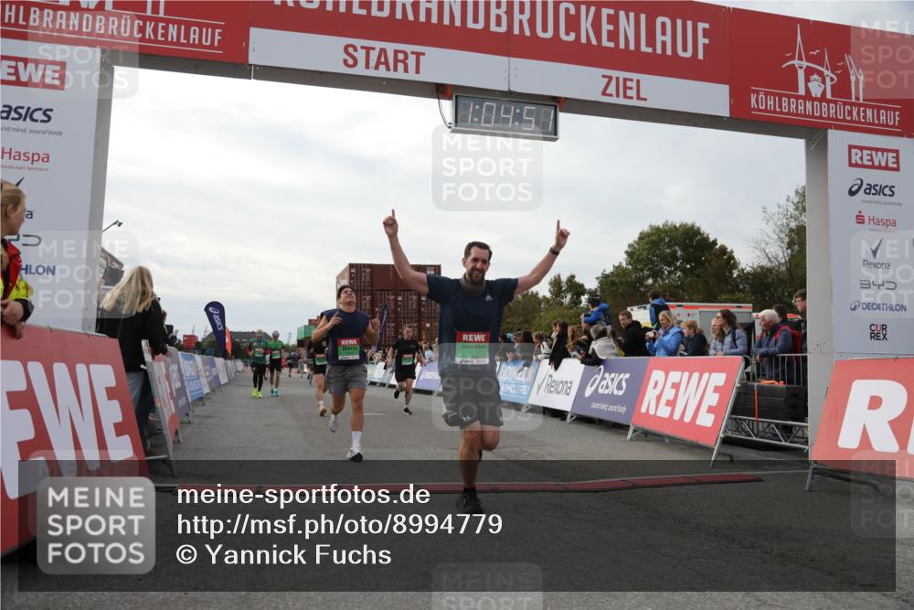 03.10.2025 - Köhlbrandbrückenlauf Yannick Fuchs http://msf.ph/oto/8994779 03.10.2025 16:04:49 Ziel 7006, 7132, 7147, 7192, 7222, 7425, 7513, 7568, 8254, 9176 meine-sportfotos.de