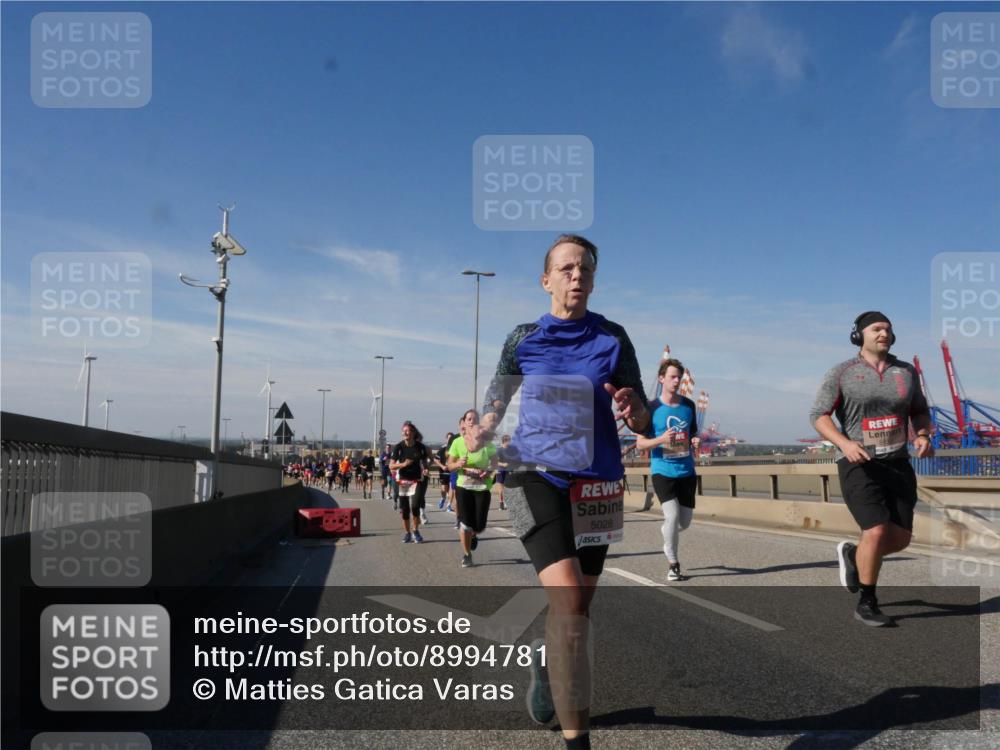 03.10.2025 - Köhlbrandbrückenlauf Matties Gatica Varas http://msf.ph/oto/8994781 03.10.2025 12:48:56 Position 2 5028 meine-sportfotos.de