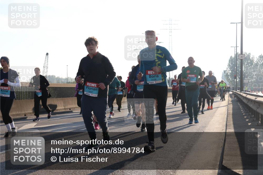 03.10.2025 - Köhlbrandbrückenlauf Luisa Fischer http://msf.ph/oto/8994784 03.10.2025 10:24:27 Position 3 2263, 3437, 3438, 2259, 1 meine-sportfotos.de