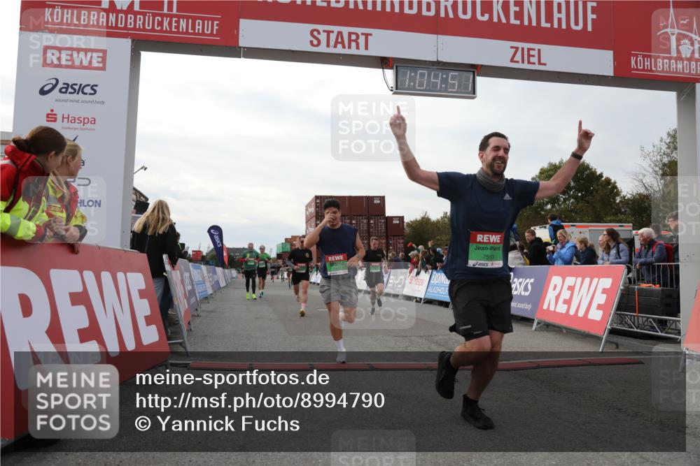 03.10.2025 - Köhlbrandbrückenlauf Yannick Fuchs http://msf.ph/oto/8994790 03.10.2025 16:04:50 Ziel 7006, 7132, 7222, 7425, 7513, 7568, 8254, 9176, 9584 meine-sportfotos.de