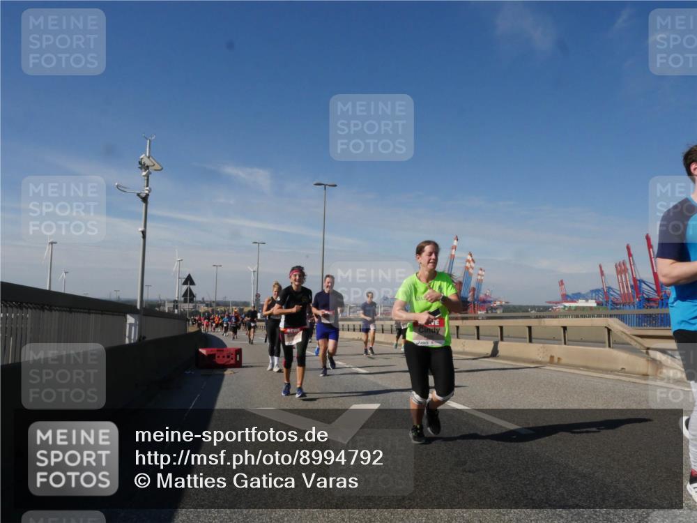 03.10.2025 - Köhlbrandbrückenlauf Matties Gatica Varas http://msf.ph/oto/8994792 03.10.2025 12:48:57 Position 2  meine-sportfotos.de