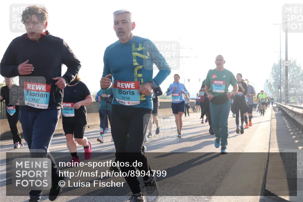 03.10.2025 - Köhlbrandbrückenlauf Luisa Fischer http://msf.ph/oto/8994799 03.10.2025 10:24:28 Position 3 3437, 2504, 3438, 2272, 1 meine-sportfotos.de