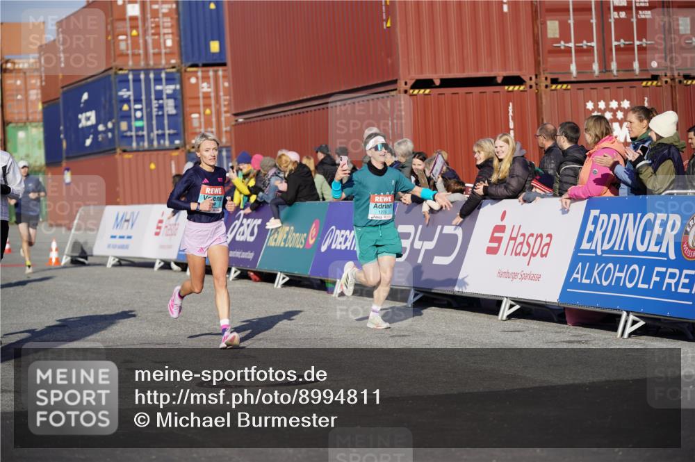 03.10.2025 - Köhlbrandbrückenlauf Michael Burmester http://msf.ph/oto/8994811 03.10.2025 09:56:49 Ziel 1050, 1068, 1086, 1196, 1275, 2844, 3491, 3531 meine-sportfotos.de