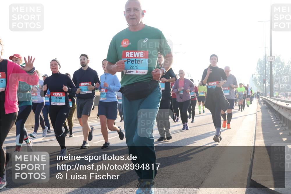 03.10.2025 - Köhlbrandbrückenlauf Luisa Fischer http://msf.ph/oto/8994817 03.10.2025 10:24:30 Position 3 1819, 3811, 2272, 1 meine-sportfotos.de