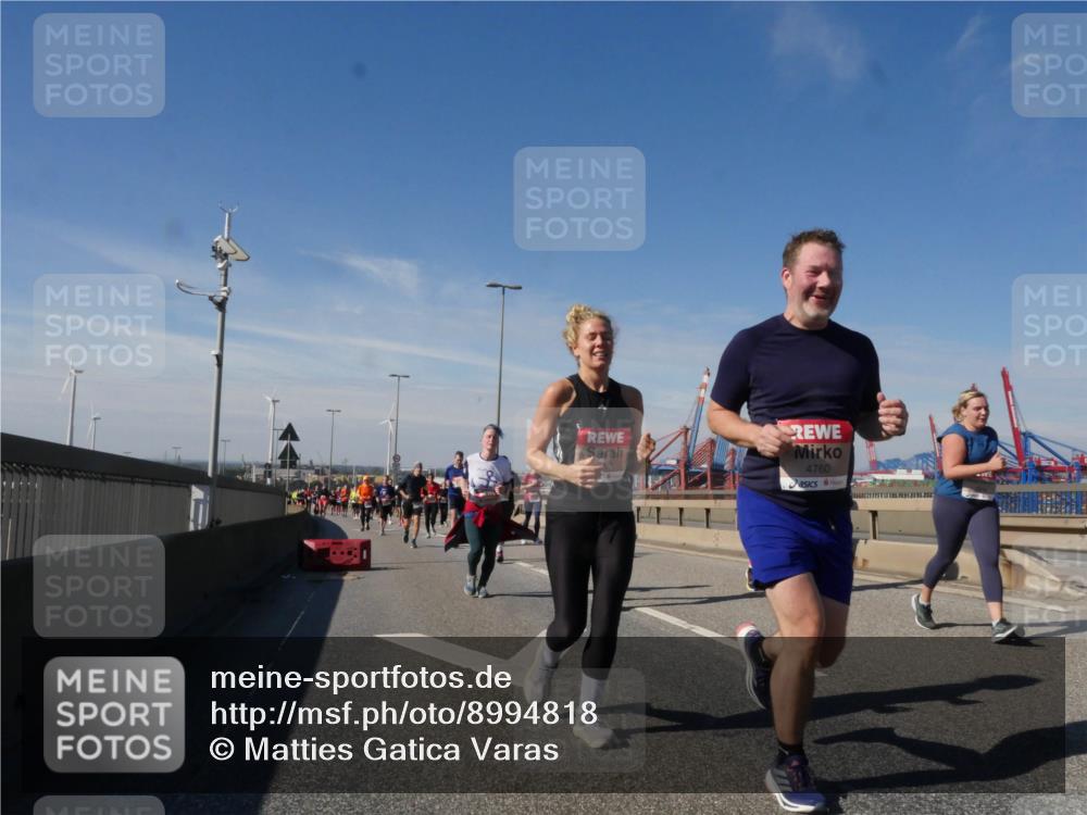 03.10.2025 - Köhlbrandbrückenlauf Matties Gatica Varas http://msf.ph/oto/8994818 03.10.2025 12:49:01 Position 2 4760 meine-sportfotos.de