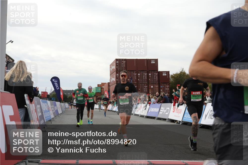 03.10.2025 - Köhlbrandbrückenlauf Yannick Fuchs http://msf.ph/oto/8994820 03.10.2025 16:04:51 Ziel 7006, 7132, 7222, 7425, 7513, 7568, 8254, 9176, 9584 meine-sportfotos.de