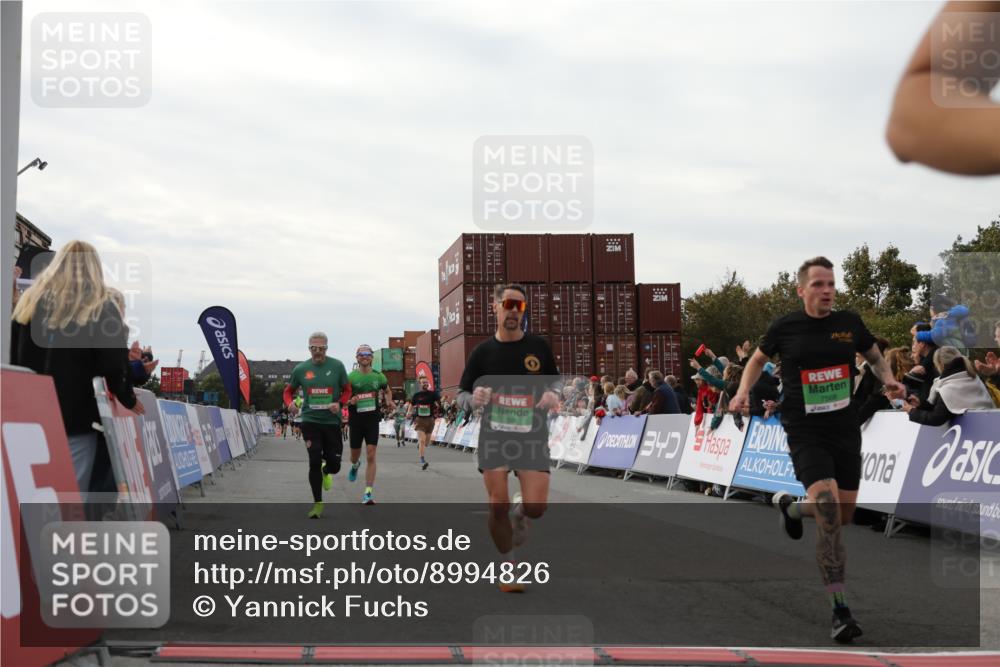 03.10.2025 - Köhlbrandbrückenlauf Yannick Fuchs http://msf.ph/oto/8994826 03.10.2025 16:04:51 Ziel 7006, 7132, 7222, 7425, 7513, 7568, 8254, 9176, 9584 meine-sportfotos.de