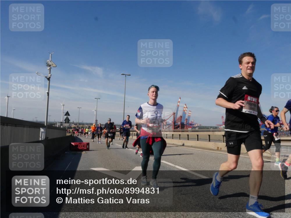 03.10.2025 - Köhlbrandbrückenlauf Matties Gatica Varas http://msf.ph/oto/8994831 03.10.2025 12:49:02 Position 2 4962 meine-sportfotos.de