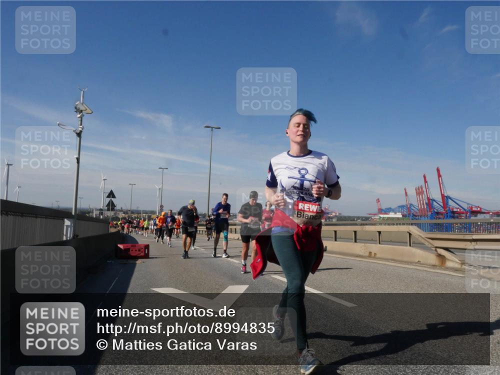 03.10.2025 - Köhlbrandbrückenlauf Matties Gatica Varas http://msf.ph/oto/8994835 03.10.2025 12:49:03 Position 2  meine-sportfotos.de