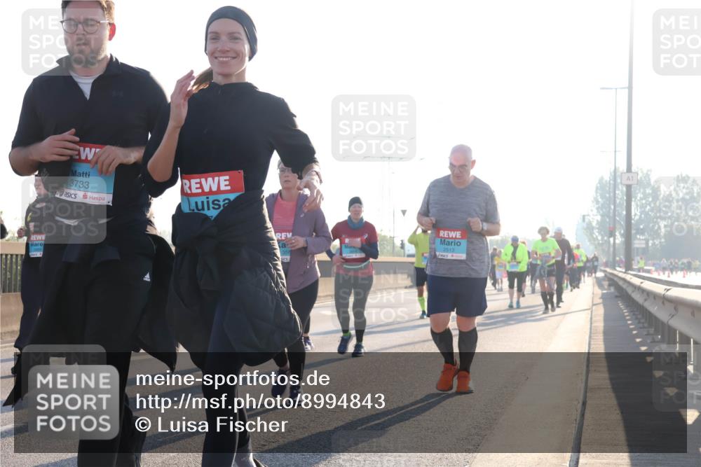 03.10.2025 - Köhlbrandbrückenlauf Luisa Fischer http://msf.ph/oto/8994843 03.10.2025 10:24:32 Position 3 3733, 2513, 1 meine-sportfotos.de