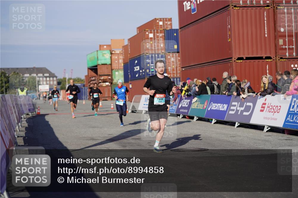 03.10.2025 - Köhlbrandbrückenlauf Michael Burmester http://msf.ph/oto/8994858 03.10.2025 09:56:52 Ziel 1050, 1068, 1086, 1196, 1275, 1550, 2844, 2955, 3270, 3531 meine-sportfotos.de