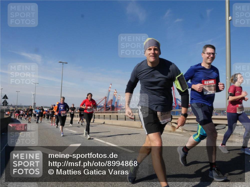 03.10.2025 - Köhlbrandbrückenlauf Matties Gatica Varas http://msf.ph/oto/8994868 03.10.2025 12:49:07 Position 2 5073, 4242 meine-sportfotos.de