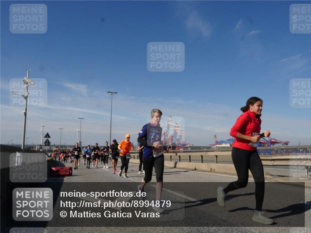 03.10.2025 - Köhlbrandbrückenlauf Matties Gatica Varas http://msf.ph/oto/8994879 03.10.2025 12:49:09 Position 2  meine-sportfotos.de