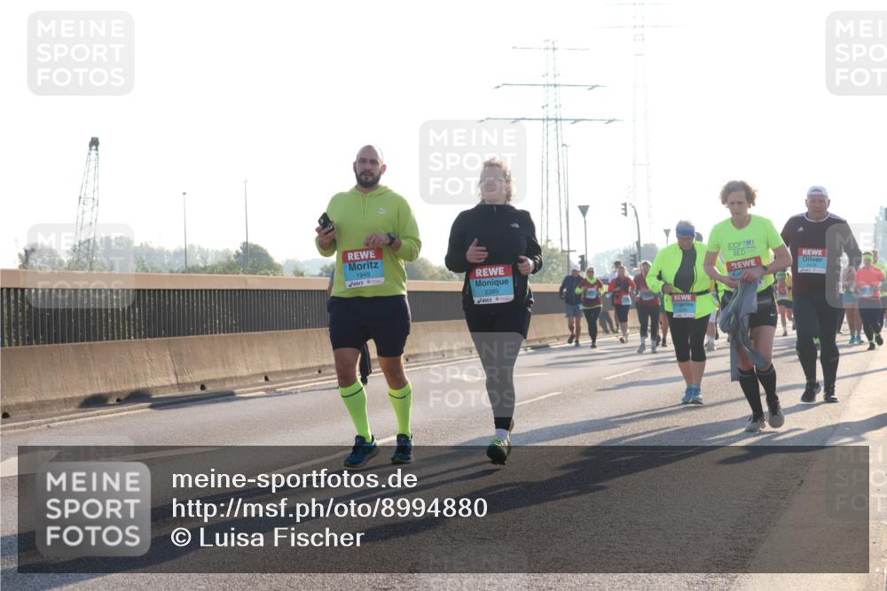 03.10.2025 - Köhlbrandbrückenlauf Luisa Fischer http://msf.ph/oto/8994880 03.10.2025 10:24:36 Position 3 1949, 2385 meine-sportfotos.de