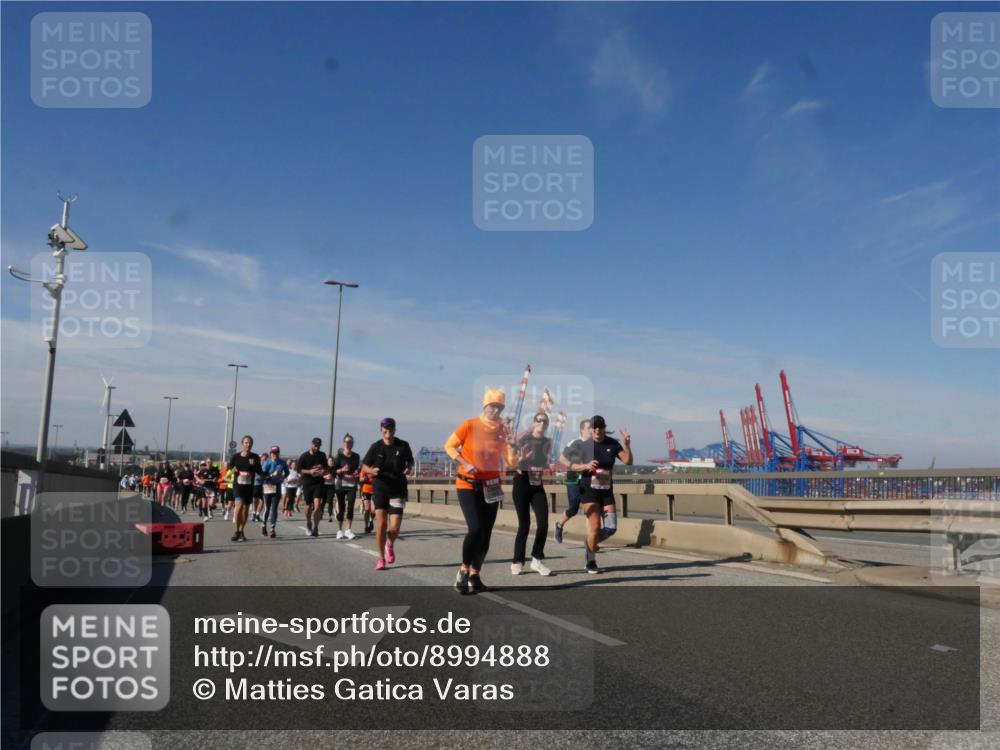 03.10.2025 - Köhlbrandbrückenlauf Matties Gatica Varas http://msf.ph/oto/8994888 03.10.2025 12:49:10 Position 2  meine-sportfotos.de