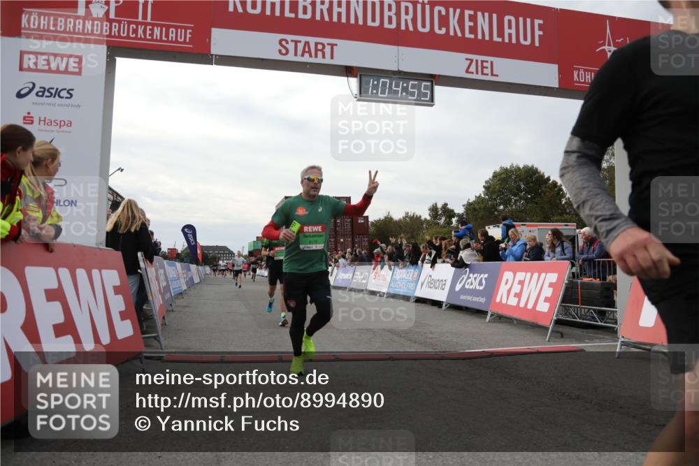 03.10.2025 - Köhlbrandbrückenlauf Yannick Fuchs http://msf.ph/oto/8994890 03.10.2025 16:04:53 Ziel 7006, 7132, 7168, 7222, 7270, 7425, 7513, 7568, 9176, 9584 meine-sportfotos.de