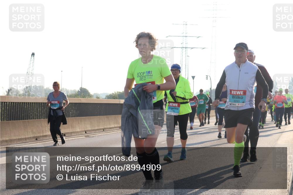 03.10.2025 - Köhlbrandbrückenlauf Luisa Fischer http://msf.ph/oto/8994909 03.10.2025 10:24:39 Position 3 2603, 3293 meine-sportfotos.de