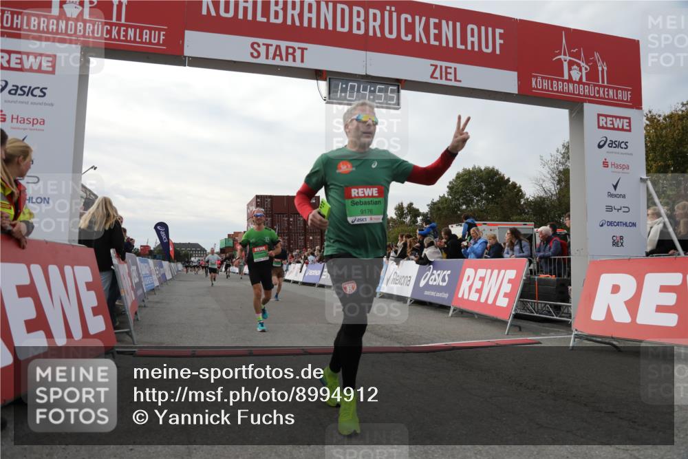 03.10.2025 - Köhlbrandbrückenlauf Yannick Fuchs http://msf.ph/oto/8994912 03.10.2025 16:04:54 Ziel 7006, 7132, 7168, 7222, 7270, 7428, 7568, 9176, 9584 meine-sportfotos.de