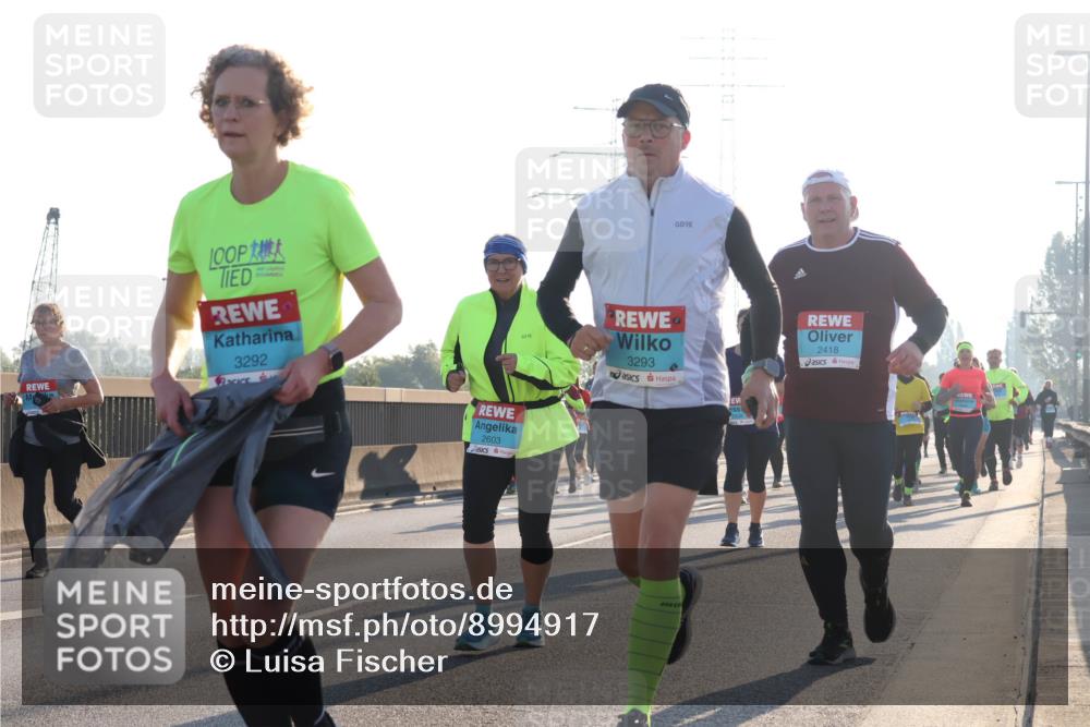 03.10.2025 - Köhlbrandbrückenlauf Luisa Fischer http://msf.ph/oto/8994917 03.10.2025 10:24:39 Position 3 3292, 2603, 3293, 2418 meine-sportfotos.de