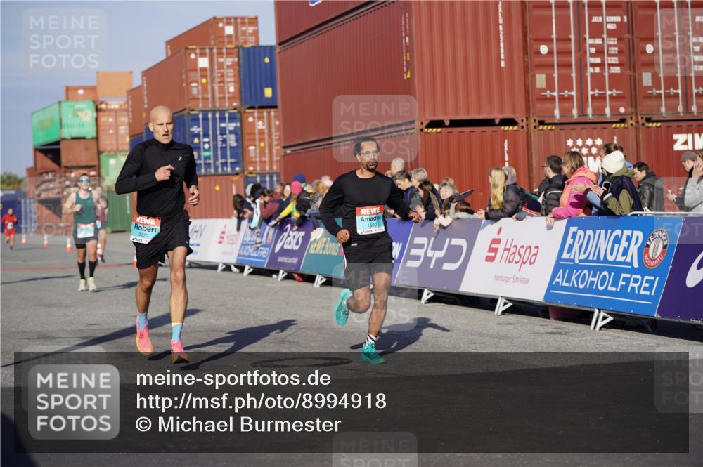 03.10.2025 - Köhlbrandbrückenlauf Michael Burmester http://msf.ph/oto/8994918 03.10.2025 09:56:56 Ziel 1068, 1086, 1196, 1275, 1550, 2844, 2955, 3205, 3270, 3414 meine-sportfotos.de