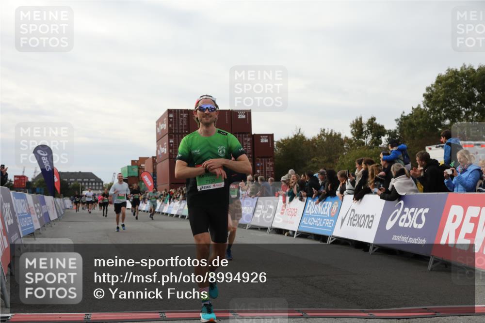 03.10.2025 - Köhlbrandbrückenlauf Yannick Fuchs http://msf.ph/oto/8994926 03.10.2025 16:04:54 Ziel 7006, 7132, 7168, 7222, 7270, 7428, 7568, 9176, 9584 meine-sportfotos.de