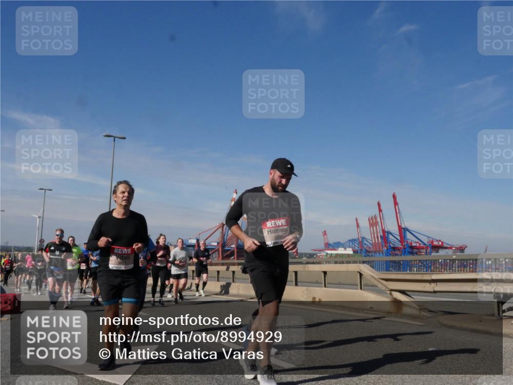 03.10.2025 - Köhlbrandbrückenlauf Matties Gatica Varas http://msf.ph/oto/8994929 03.10.2025 12:49:14 Position 2 4861 meine-sportfotos.de