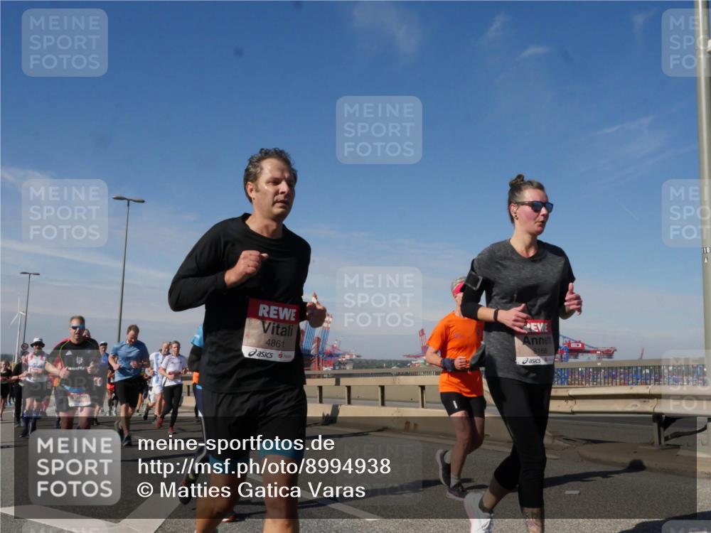 03.10.2025 - Köhlbrandbrückenlauf Matties Gatica Varas http://msf.ph/oto/8994938 03.10.2025 12:49:15 Position 2 4861, 5168, 118 meine-sportfotos.de