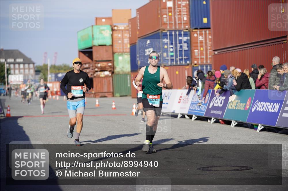 03.10.2025 - Köhlbrandbrückenlauf Michael Burmester http://msf.ph/oto/8994940 03.10.2025 09:56:59 Ziel 1068, 1090, 1196, 1550, 2955, 3205, 3270, 3414 meine-sportfotos.de
