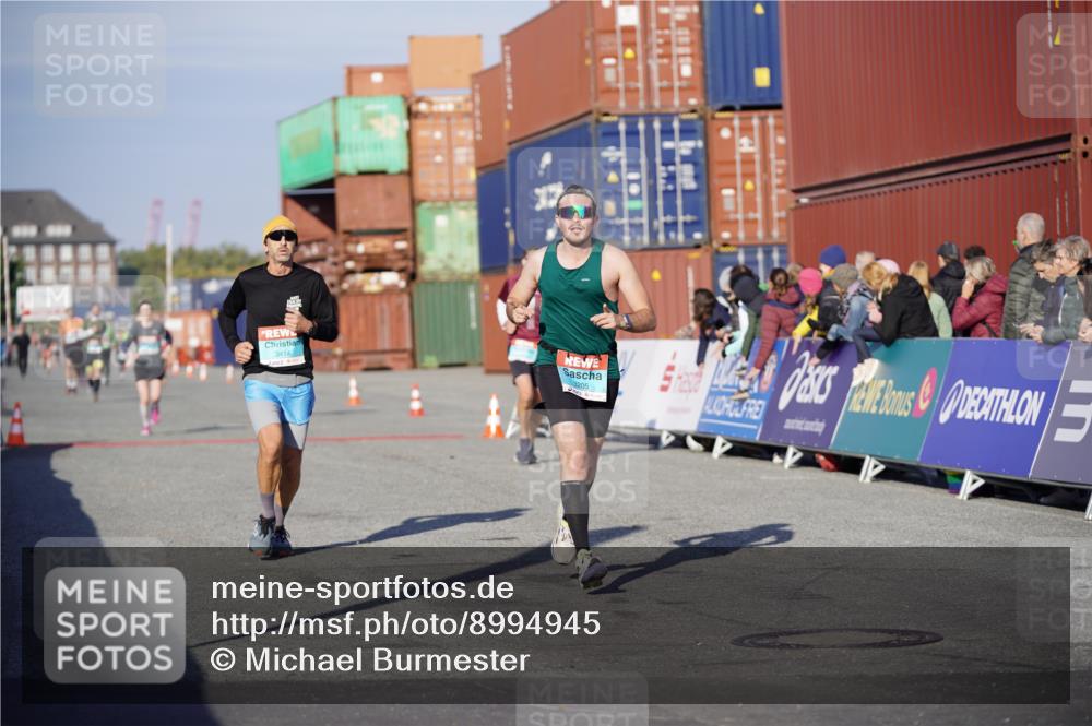 03.10.2025 - Köhlbrandbrückenlauf Michael Burmester http://msf.ph/oto/8994945 03.10.2025 09:56:59 Ziel 1068, 1090, 1196, 1550, 2955, 3205, 3270, 3414 meine-sportfotos.de