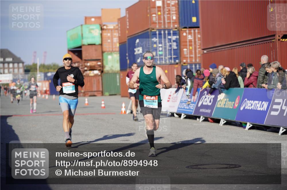 03.10.2025 - Köhlbrandbrückenlauf Michael Burmester http://msf.ph/oto/8994948 03.10.2025 09:56:59 Ziel 1068, 1090, 1196, 1550, 2955, 3205, 3270, 3414 meine-sportfotos.de