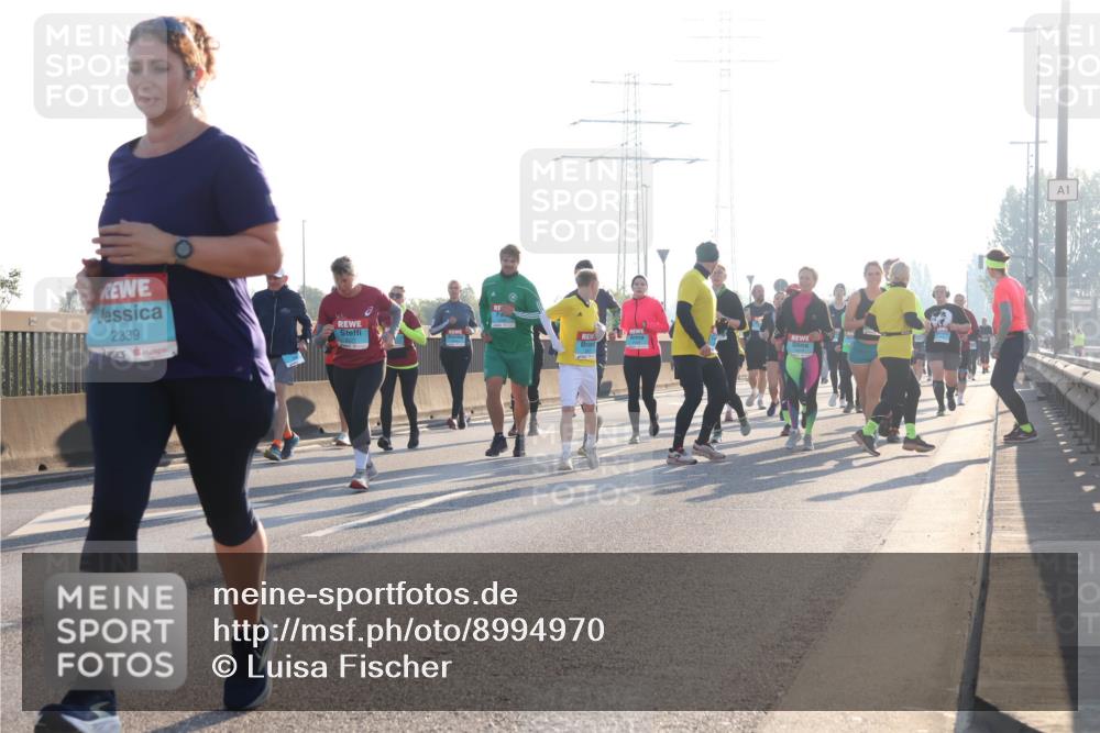 03.10.2025 - Köhlbrandbrückenlauf Luisa Fischer http://msf.ph/oto/8994970 03.10.2025 10:24:44 Position 3 2339, 1 meine-sportfotos.de