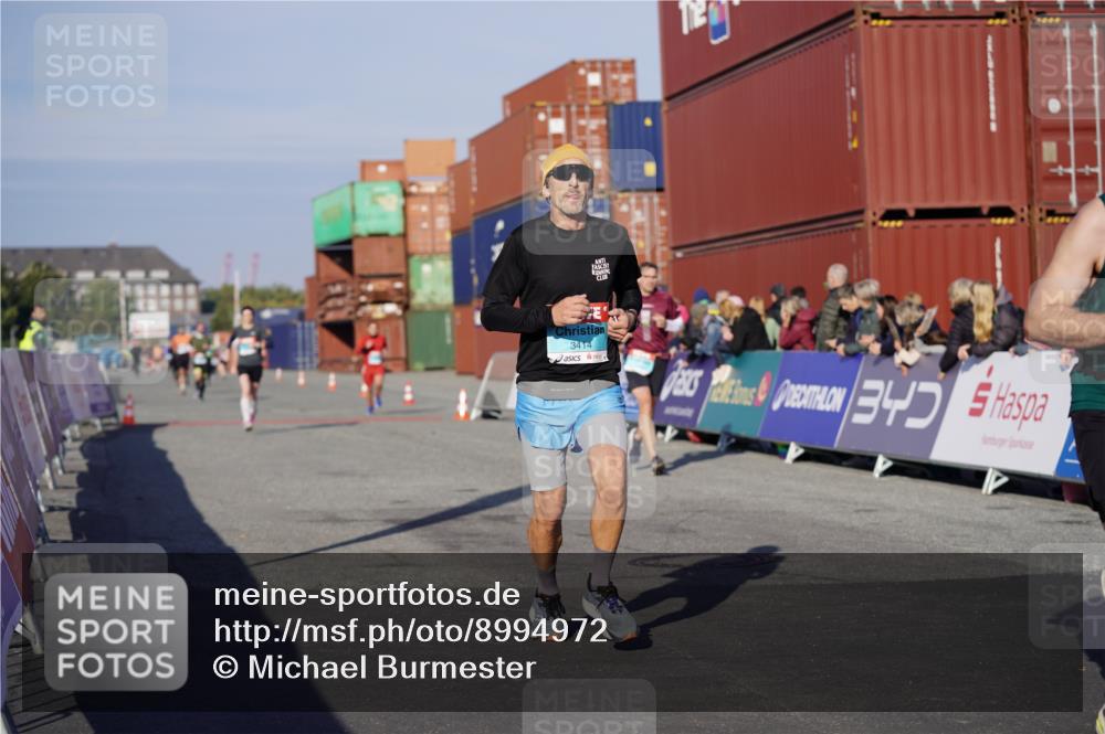 03.10.2025 - Köhlbrandbrückenlauf Michael Burmester http://msf.ph/oto/8994972 03.10.2025 09:57:01 Ziel 1090, 1196, 1258, 1550, 2955, 3205, 3270, 3414 meine-sportfotos.de