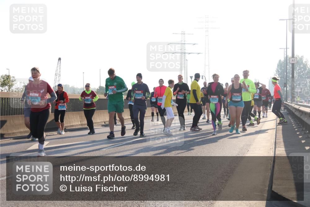 03.10.2025 - Köhlbrandbrückenlauf Luisa Fischer http://msf.ph/oto/8994981 03.10.2025 10:24:45 Position 3 1 meine-sportfotos.de