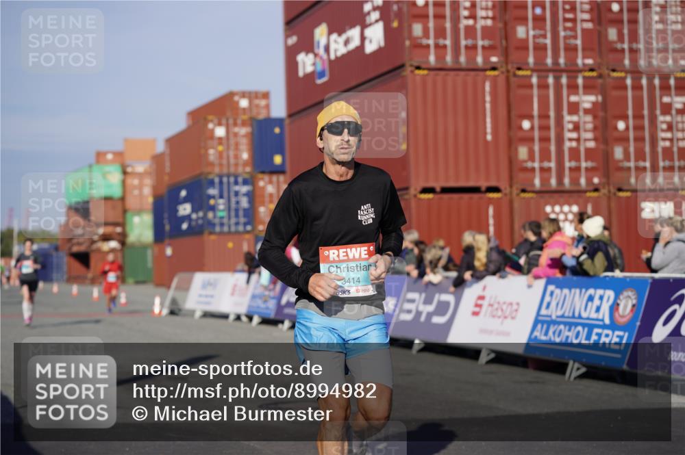 03.10.2025 - Köhlbrandbrückenlauf Michael Burmester http://msf.ph/oto/8994982 03.10.2025 09:57:02 Ziel 1090, 1258, 1550, 2955, 3205, 3270, 3414 meine-sportfotos.de