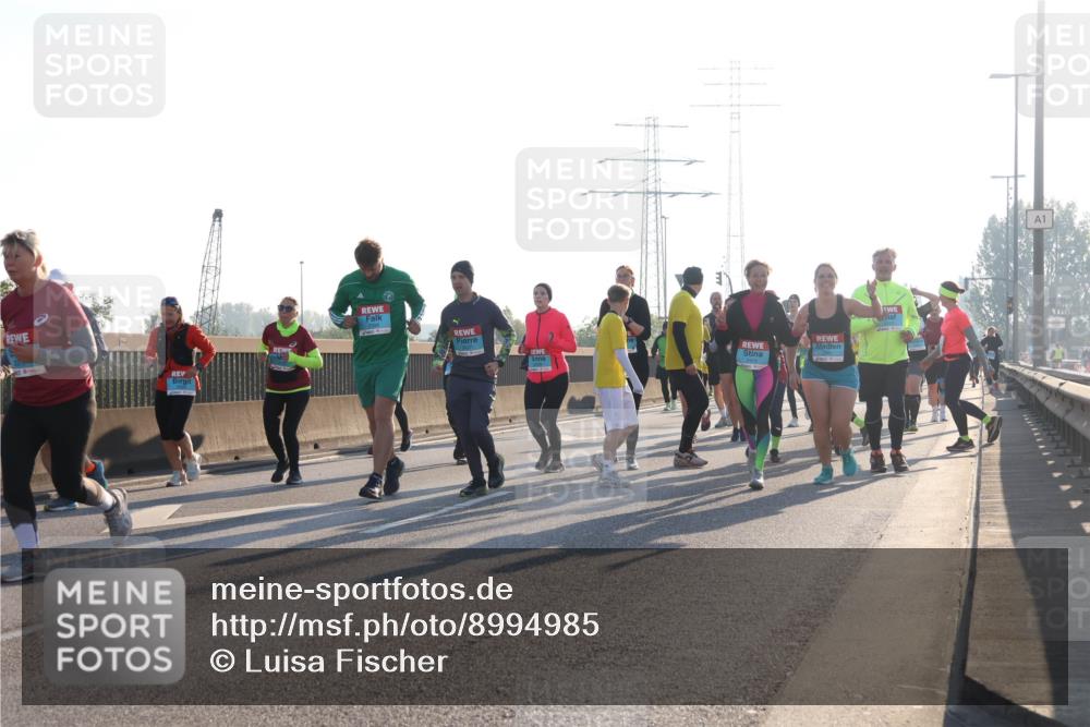 03.10.2025 - Köhlbrandbrückenlauf Luisa Fischer http://msf.ph/oto/8994985 03.10.2025 10:24:46 Position 3 2419, 1 meine-sportfotos.de