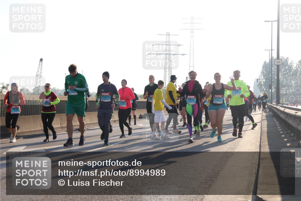 03.10.2025 - Köhlbrandbrückenlauf Luisa Fischer http://msf.ph/oto/8994989 03.10.2025 10:24:46 Position 3 1 meine-sportfotos.de