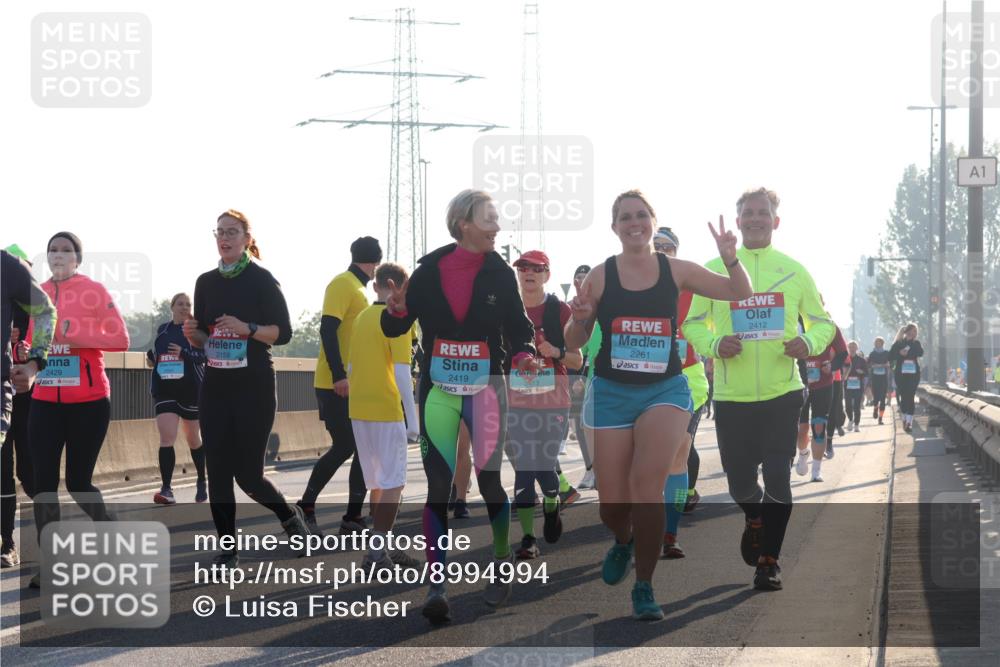 03.10.2025 - Köhlbrandbrückenlauf Luisa Fischer http://msf.ph/oto/8994994 03.10.2025 10:24:47 Position 3 2429, 13, 2159, 2419, 3413, 2261, 2412, 1 meine-sportfotos.de