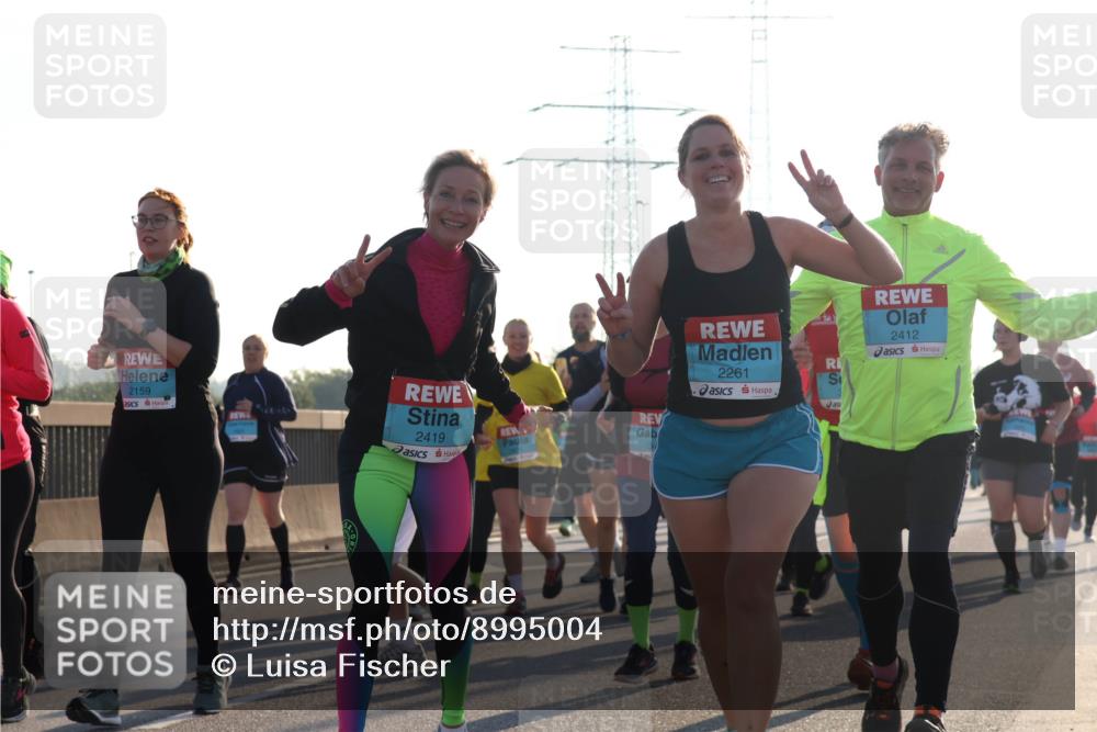 03.10.2025 - Köhlbrandbrückenlauf Luisa Fischer http://msf.ph/oto/8995004 03.10.2025 10:24:48 Position 3 2159, 2261, 2419, 2412 meine-sportfotos.de