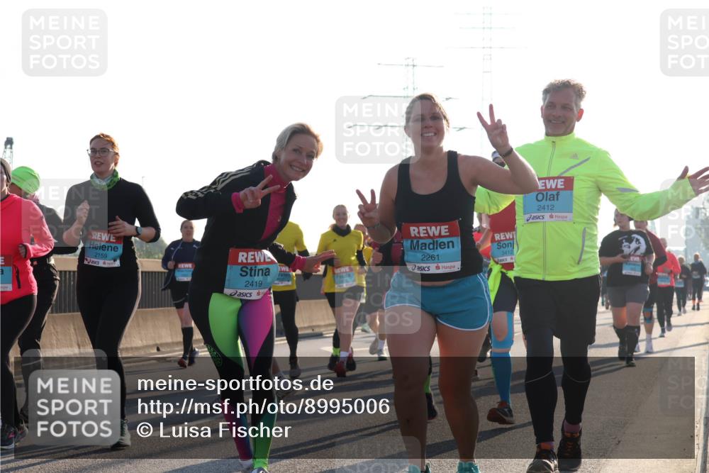 03.10.2025 - Köhlbrandbrückenlauf Luisa Fischer http://msf.ph/oto/8995006 03.10.2025 10:24:48 Position 3 2159, 2419, 2261, 2412, 3412 meine-sportfotos.de