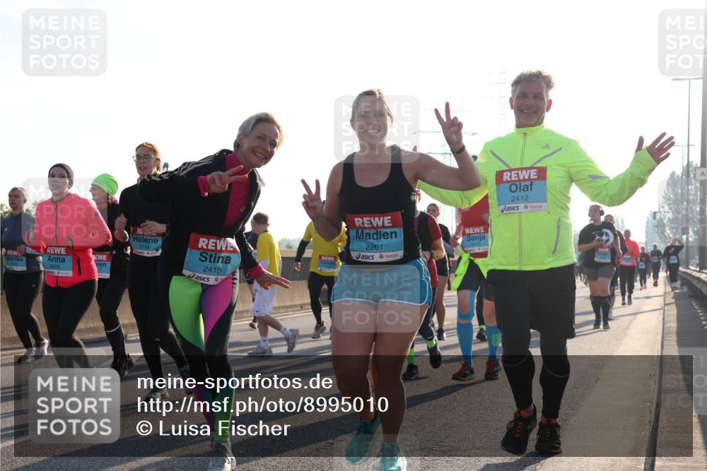 03.10.2025 - Köhlbrandbrückenlauf Luisa Fischer http://msf.ph/oto/8995010 03.10.2025 10:24:49 Position 3 2429, 2159, 2419, 2261, 3412, 2412, 1 meine-sportfotos.de