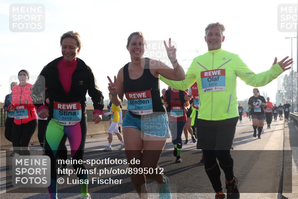 03.10.2025 - Köhlbrandbrückenlauf Luisa Fischer http://msf.ph/oto/8995012 03.10.2025 10:24:49 Position 3 2429, 2419, 2261, 3413, 2412 meine-sportfotos.de