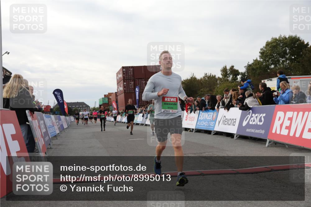 03.10.2025 - Köhlbrandbrückenlauf Yannick Fuchs http://msf.ph/oto/8995013 03.10.2025 16:04:58 Ziel 7132, 7168, 7222, 7270, 7428, 7448, 7772, 9584 meine-sportfotos.de