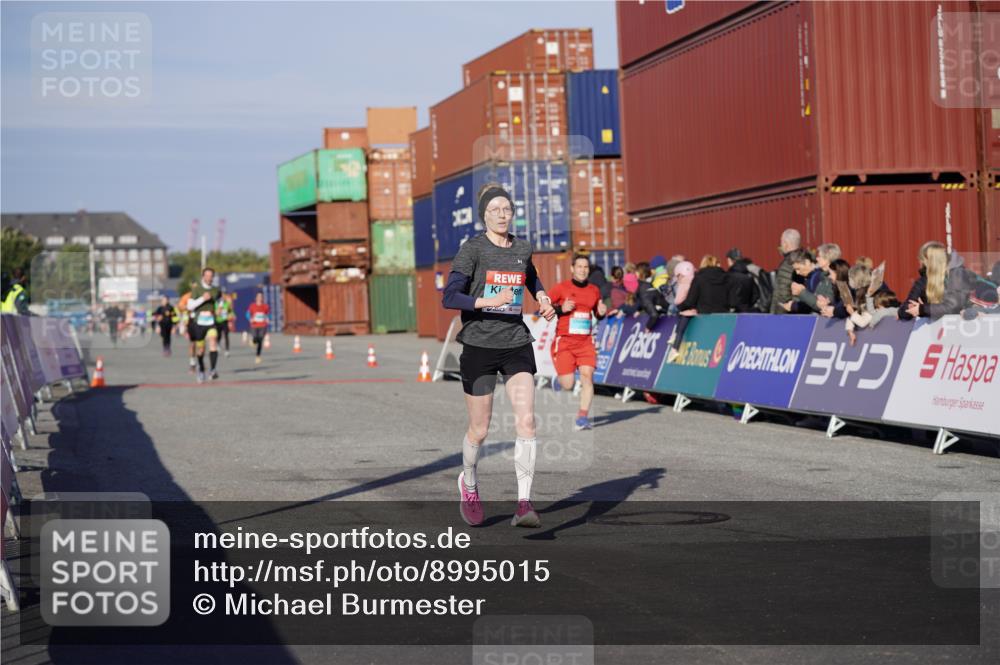 03.10.2025 - Köhlbrandbrückenlauf Michael Burmester http://msf.ph/oto/8995015 03.10.2025 09:57:06 Ziel 1090, 1258, 3205, 3414, 3705 meine-sportfotos.de
