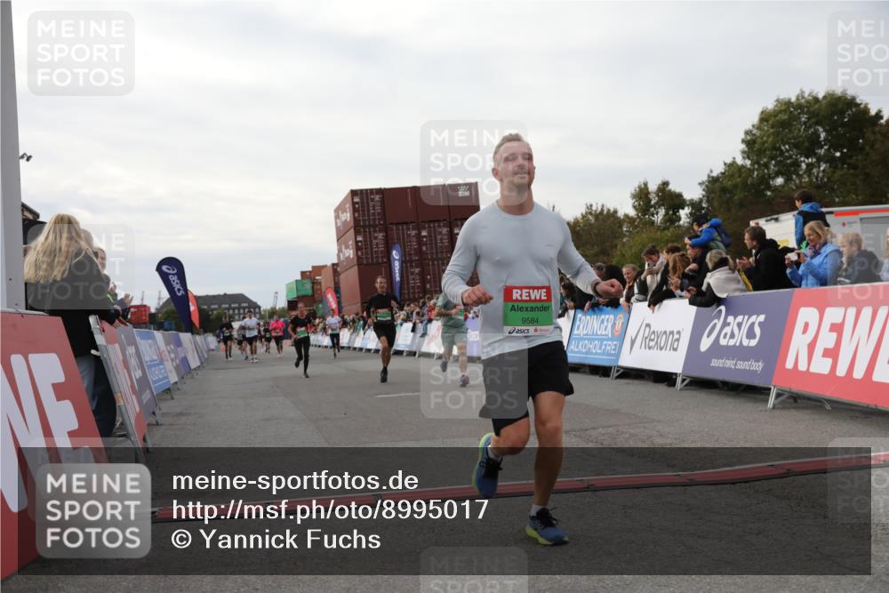03.10.2025 - Köhlbrandbrückenlauf Yannick Fuchs http://msf.ph/oto/8995017 03.10.2025 16:04:59 Ziel 7168, 7222, 7270, 7428, 7448, 7772, 9191, 9584 meine-sportfotos.de