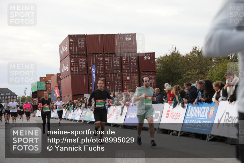 03.10.2025 - Köhlbrandbrückenlauf Yannick Fuchs http://msf.ph/oto/8995029 03.10.2025 16:04:59 Ziel 7168, 7222, 7270, 7428, 7448, 7772, 9191, 9584 meine-sportfotos.de
