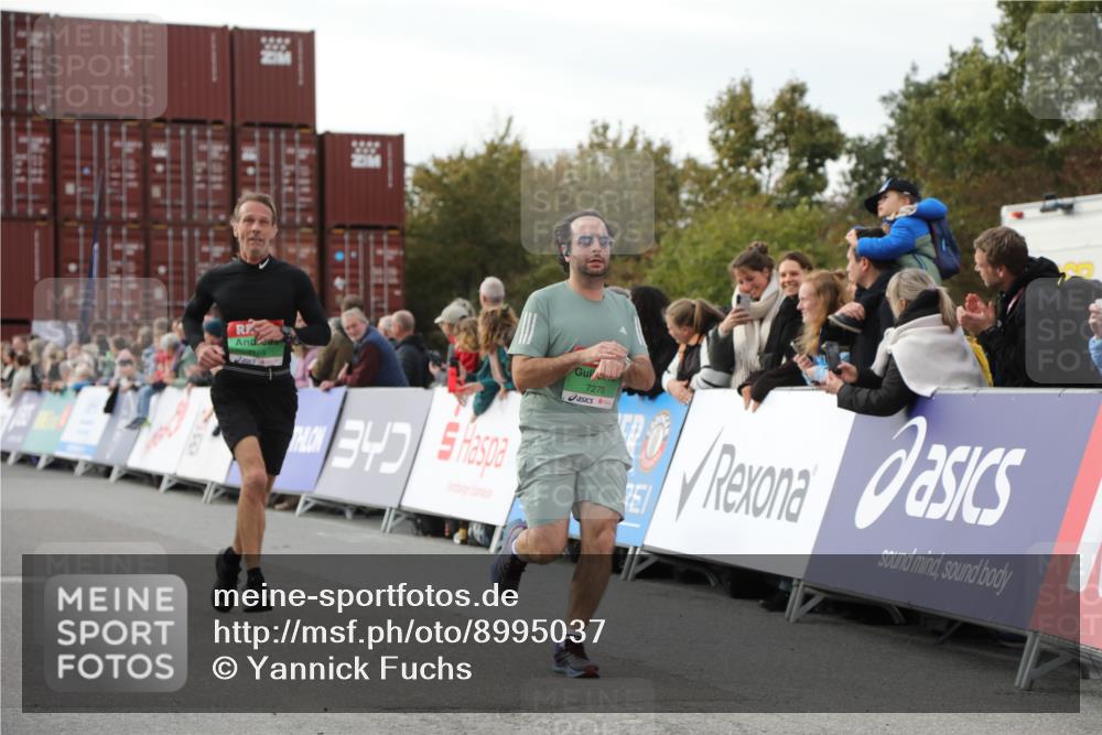 03.10.2025 - Köhlbrandbrückenlauf Yannick Fuchs http://msf.ph/oto/8995037 03.10.2025 16:05:00 Ziel 7168, 7221, 7239, 7270, 7428, 7448, 7772, 8779, 9191, 9584 meine-sportfotos.de