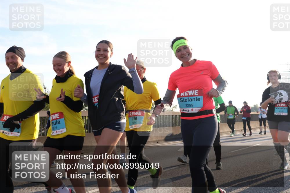 03.10.2025 - Köhlbrandbrückenlauf Luisa Fischer http://msf.ph/oto/8995049 03.10.2025 10:24:54 Position 3 2875, 2874, 2299, 3370 meine-sportfotos.de