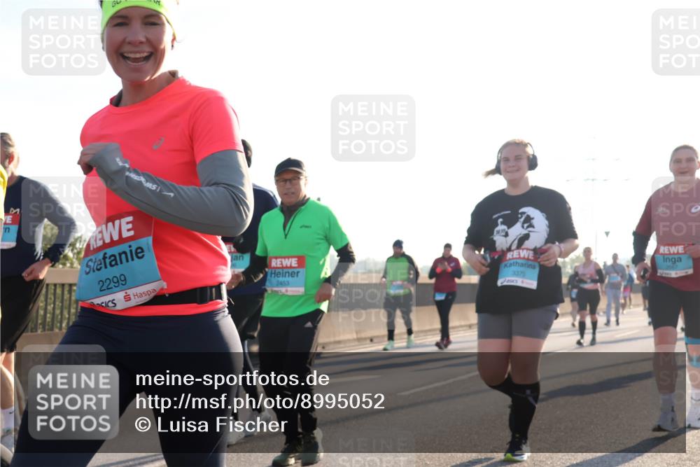 03.10.2025 - Köhlbrandbrückenlauf Luisa Fischer http://msf.ph/oto/8995052 03.10.2025 10:24:54 Position 3 2299, 2453, 3370 meine-sportfotos.de