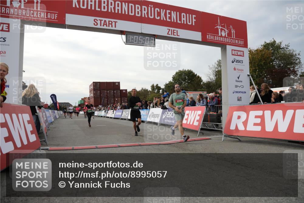 03.10.2025 - Köhlbrandbrückenlauf Yannick Fuchs http://msf.ph/oto/8995057 03.10.2025 16:05:01 Ziel 7168, 7221, 7239, 7270, 7428, 7448, 7772, 8779, 9191, 9584 meine-sportfotos.de